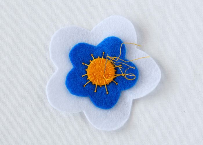 Remplissez le centre avec des nœuds français