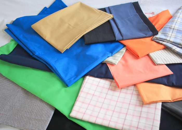 Diverses chutes de tissu